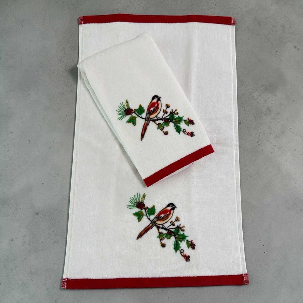 Lenox Winter Song Birds Christmas Fingertip Towels‎ Holly Pine Bough Set of 2